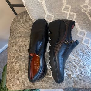 Donald J. Pliner Black Leather Loafer